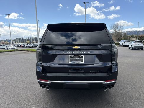 New 2026 Chevrolet Suburban Premier image 4
