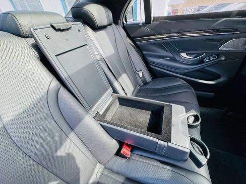 Used 2017 Mercedes-Benz S 550 Sedan w/ Premium Package image 16