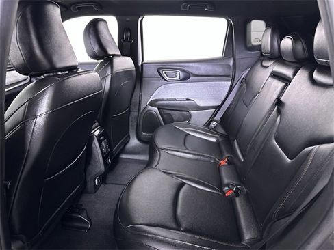 Used 2024 Jeep Compass Latitude image 26