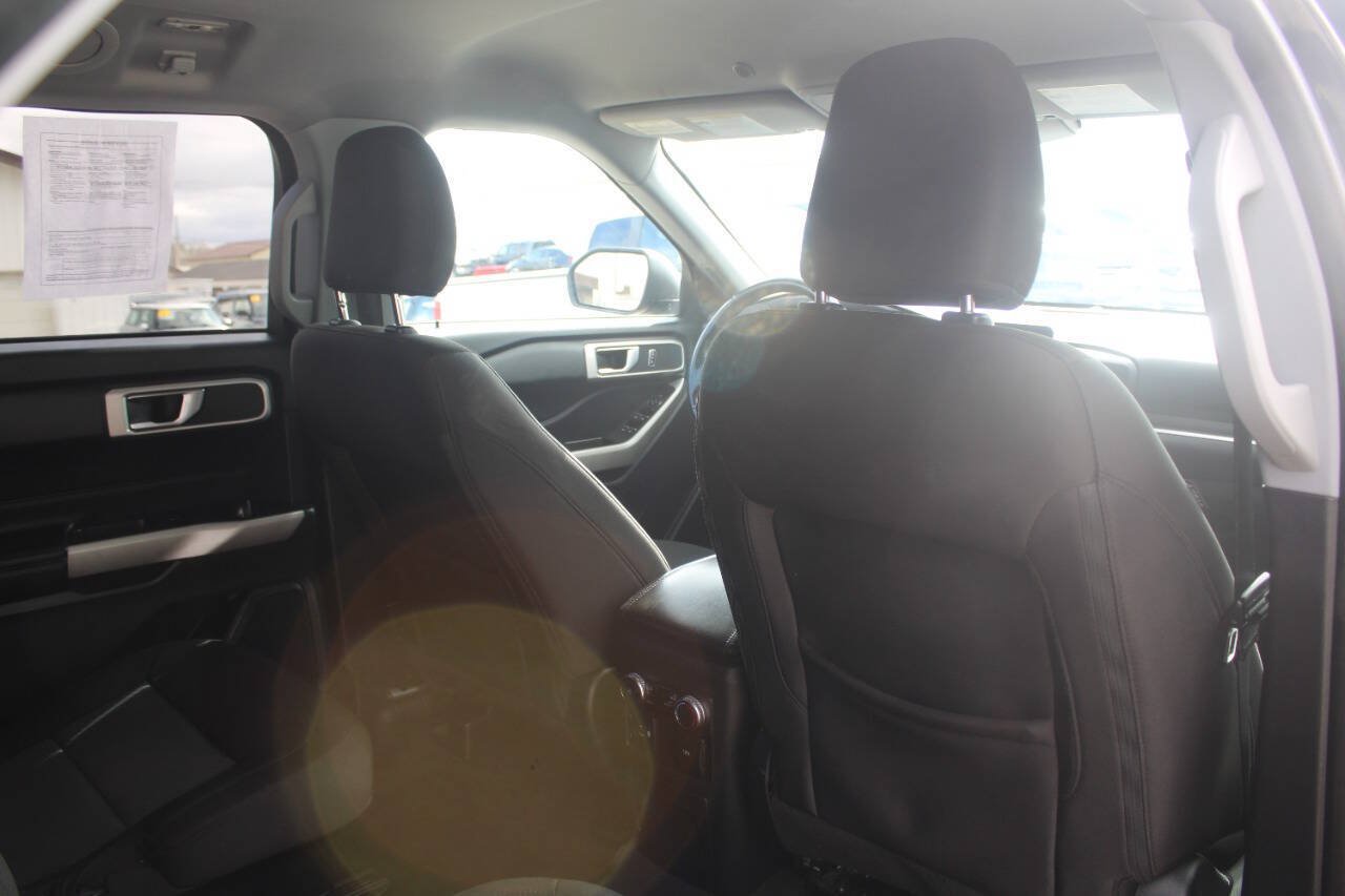 Used 2022 Ford Explorer XLT AWD/4WD image 10