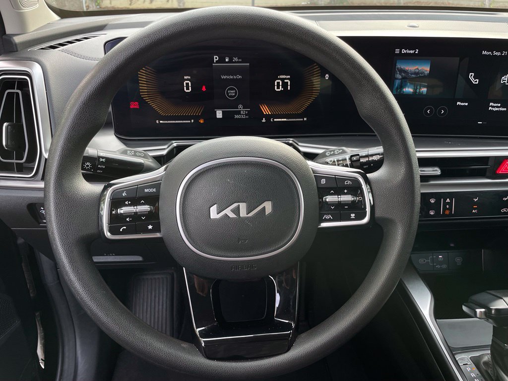 Used 2024 Kia Sorento LX FWD image 15