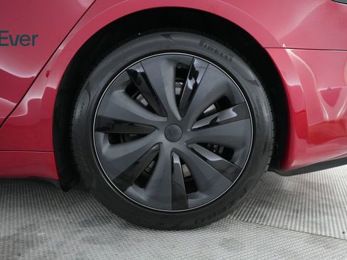 Used 2022 Tesla Model S Plaid image 9