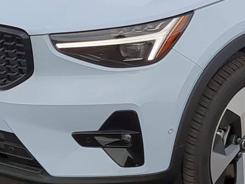 New 2026 Volvo XC40 B5 Plus w/ Climate Package AWD/4WD image 10