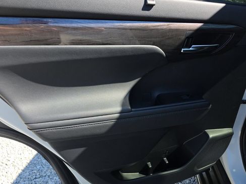 Certified 2020 Toyota Highlander Platinum AWD/4WD image 17