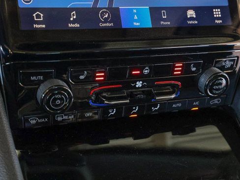 Used 2022 Jeep Grand Cherokee Limited 4xe image 19