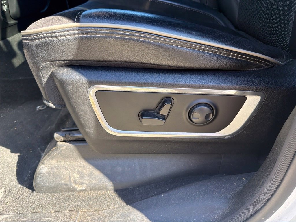 Used 2023 RAM 1500 Laramie AWD/4WD image 12
