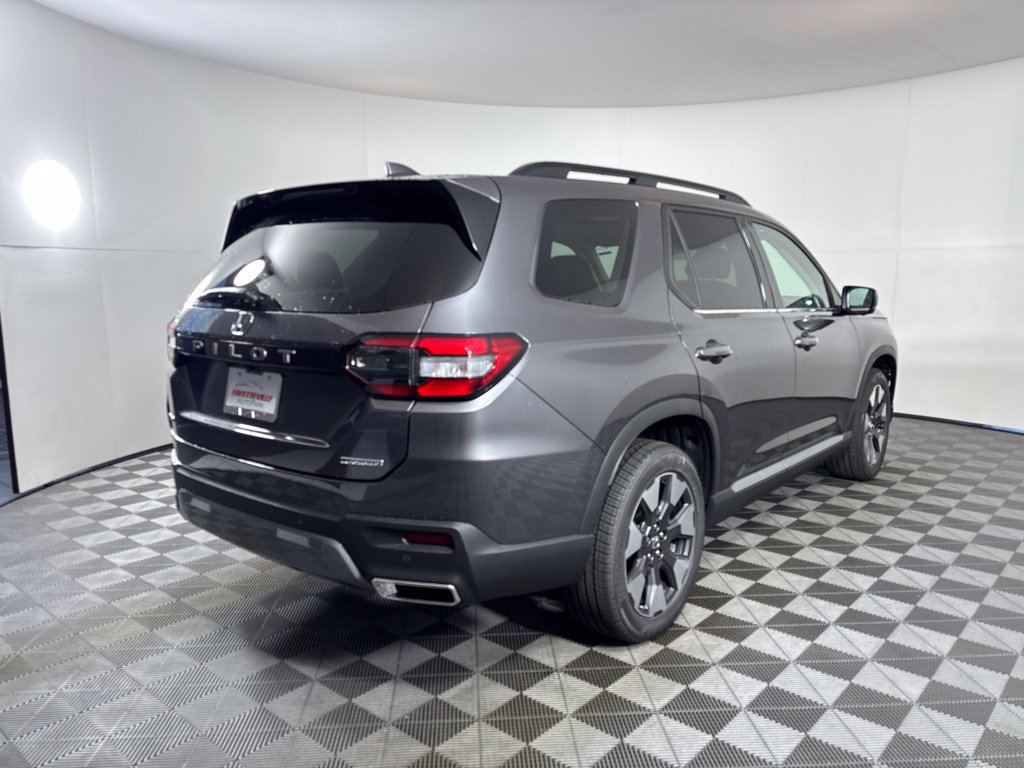 New 2026 Honda Pilot Touring image 5