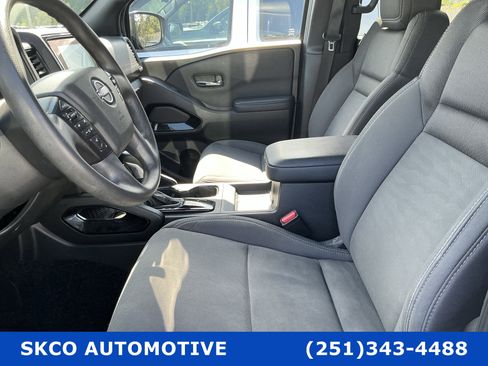 Used 2023 Nissan Frontier SV w/ Midnight Edition Package AWD/4WD image 11