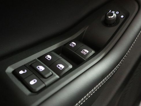 New 2025 Jeep Grand Cherokee L Limited image 36