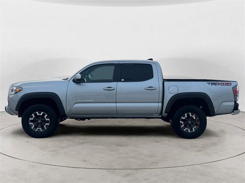 Used 2023 Toyota Tacoma TRD Off-Road image 2
