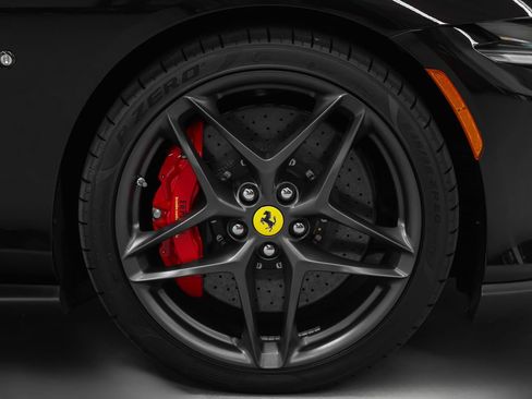 Certified 2025 Ferrari Roma Spider RWD image 11