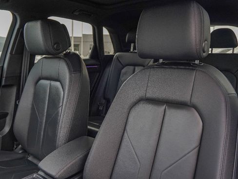 Certified 2025 Audi Q3 2.0T Premium Plus w/ Premium Plus Package image 9