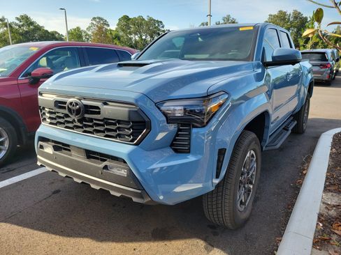 Used 2026 Toyota Tacoma TRD Sport w/ TRD Sport Premium Package RWD image 4