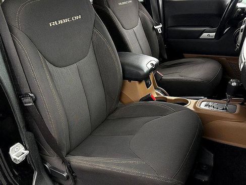 Used 2017 Jeep Wrangler Unlimited Rubicon w/ Connectivity Group image 25