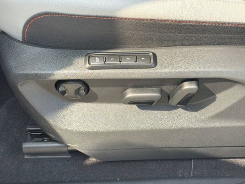 Certified 2024 Volkswagen Atlas Peak Edition SEL AWD/4WD image 10