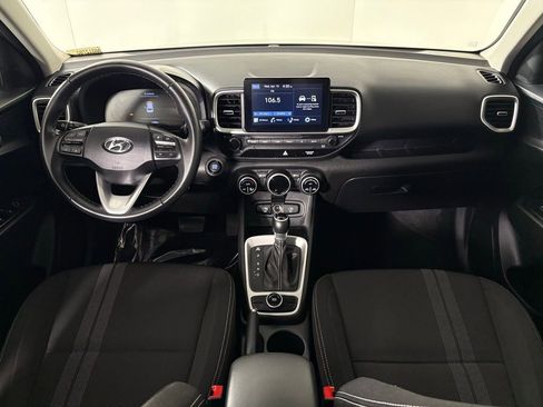 Used 2025 Hyundai Venue SEL FWD image 33