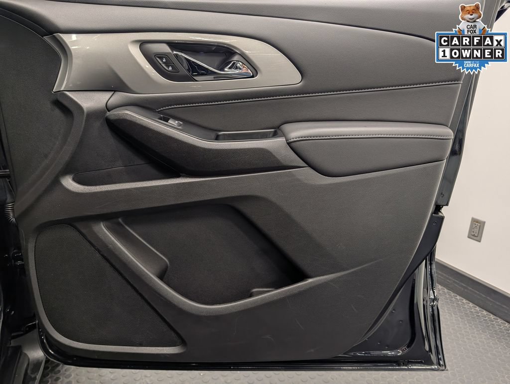 Used 2023 Chevrolet Traverse LT FWD image 29