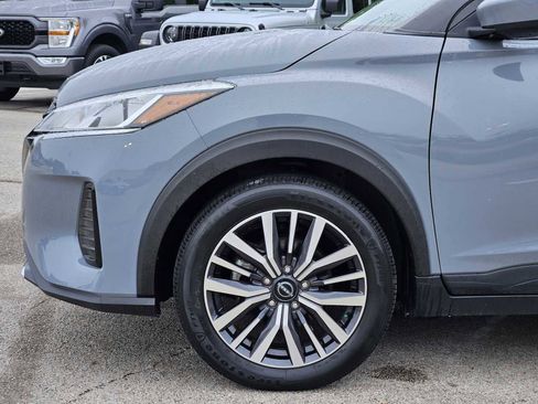 Used 2022 Nissan Kicks SV FWD image 8