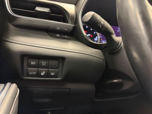 Used 2021 Toyota Highlander Limited FWD image 26