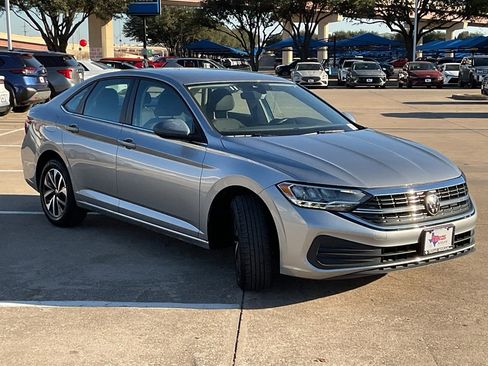 Used 2024 Volkswagen Jetta S image 4