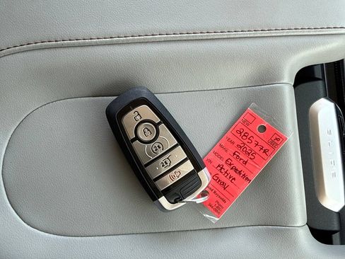 Used 2025 Ford Expedition Active AWD/4WD image 51