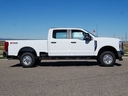 New 2026 Ford F250 XL w/ FX4 Off-Road Package AWD/4WD image 6
