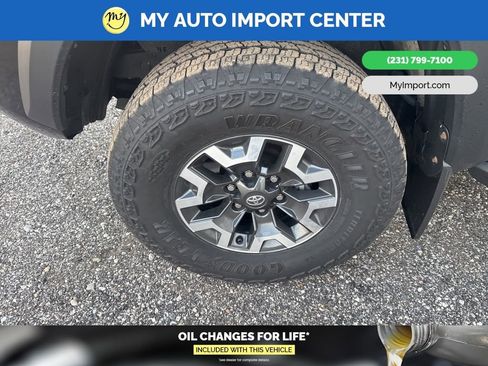 Used 2023 Toyota Tacoma TRD Off-Road image 6