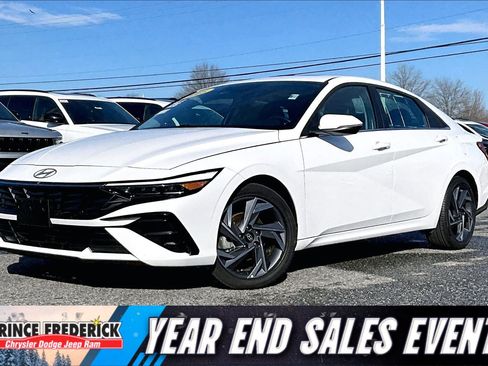 Used 2025 Hyundai Elantra Limited image 3