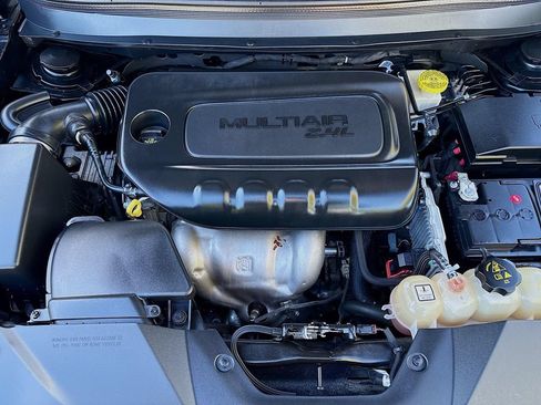 Used 2019 Jeep Cherokee Limited FWD image 28