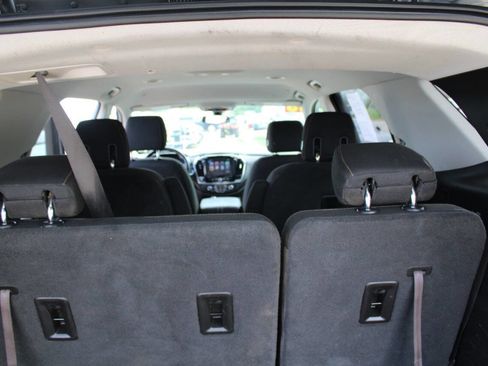 Used 2018 Chevrolet Traverse LT FWD image 11