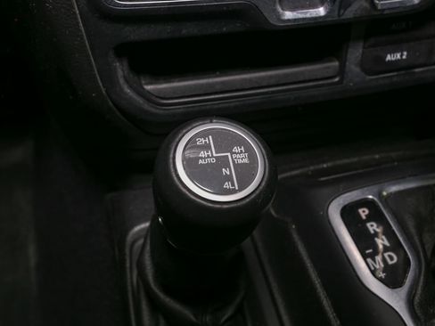 Used 2020 Jeep Wrangler Unlimited Sahara AWD/4WD image 34