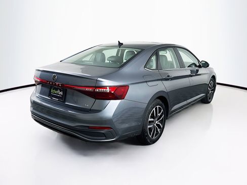 Used 2025 Volkswagen Jetta SE image 9