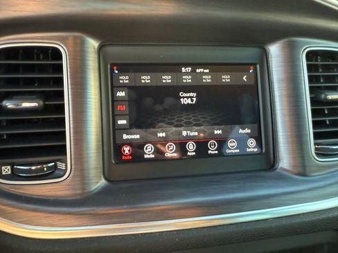 Used 2018 Dodge Charger SXT image 12