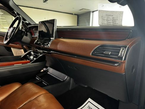 Used 2022 Lincoln Navigator L Reserve AWD/4WD image 14