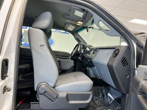 Used 2016 Ford F550 4x4 SuperCab Super Duty image 21