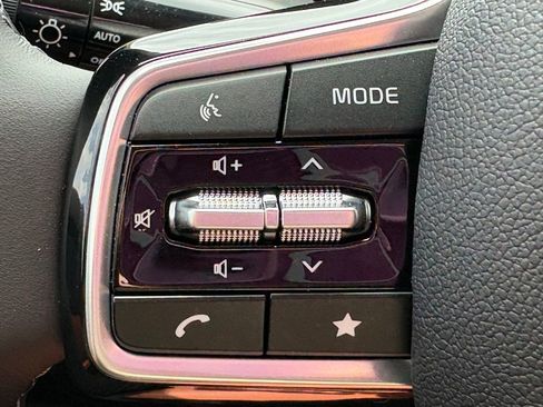 New 2026 Kia Carnival EX FWD image 24
