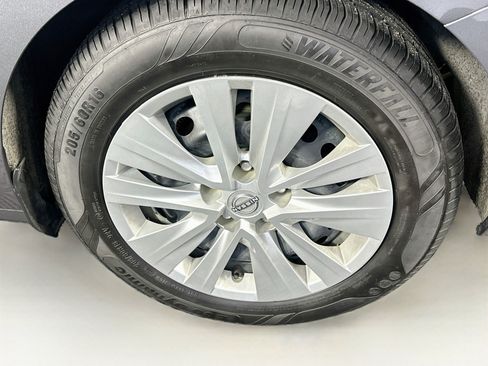 Used 2025 Nissan Sentra S FWD image 11