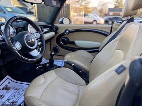 Used 2009 MINI Cooper Base 2dr Convertible image 19