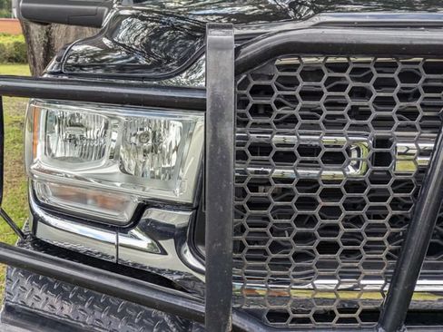 Used 2022 RAM 3500 Tradesman w/ Chrome Appearance Group AWD/4WD image 10
