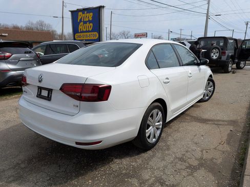 Used 2017 Volkswagen Jetta S image 5