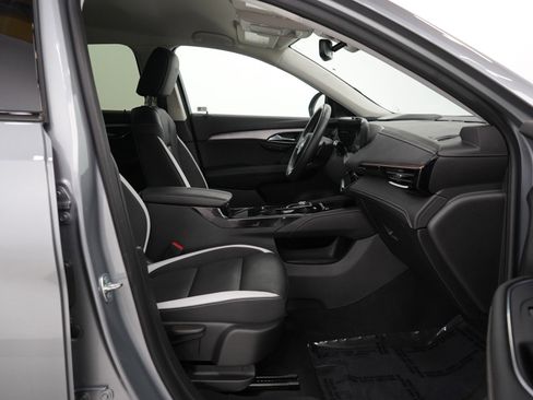 Used 2025 Buick Envision Sport Touring image 11