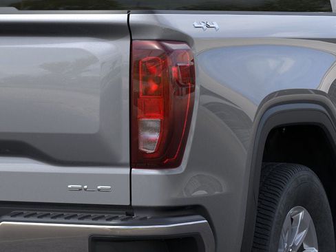 New 2026 GMC Sierra 1500 SLE image 11