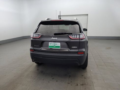 Used 2019 Jeep Cherokee Latitude Plus w/ Cold Weather Group image 7