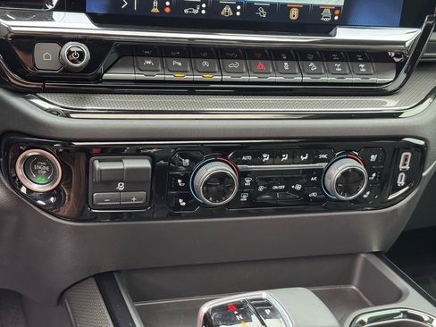 Used 2024 Chevrolet Silverado 1500 ZR2 w/ Technology Package image 35