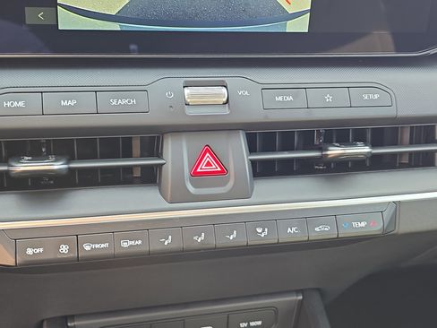 New 2025 Kia K4 LXS image 25