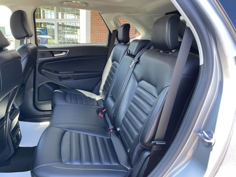 Used 2023 Ford Edge SEL w/ Convenience Package image 11