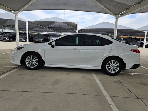 Used 2025 Toyota Camry LE w/ Convenience Package image 8