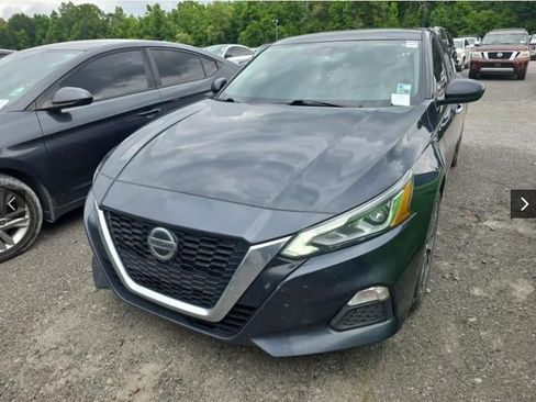 Used 2022 Nissan Altima 2.5 SV FWD image 2