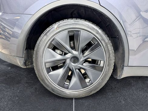 Used 2023 Tesla Model Y Performance image 35