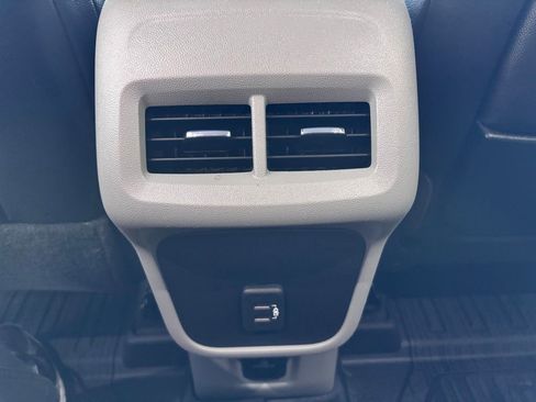 Used 2022 GMC Terrain SLT w/ LPO, Floor Liner Package FWD image 16